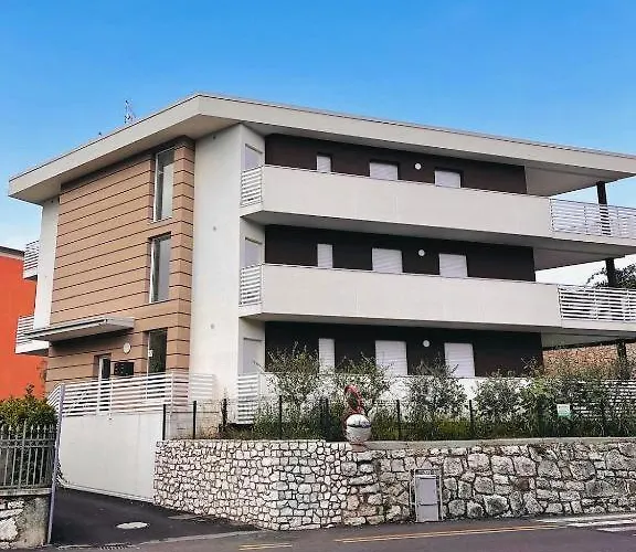 Domus Aurus Luxury Apartamento *