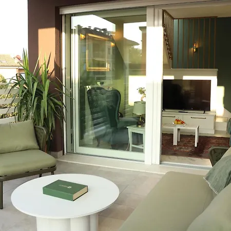 Domus Aurus Luxury Бардолино