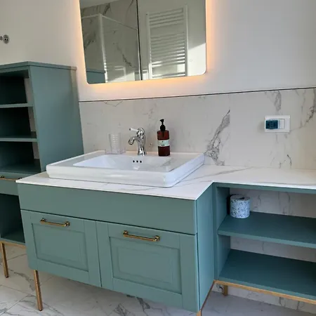 Domus Aurus Luxury *