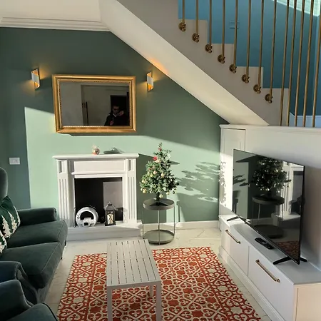 Domus Aurus Luxury Apartment