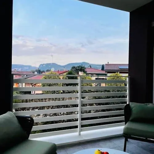 Domus Aurus Luxury 아파트