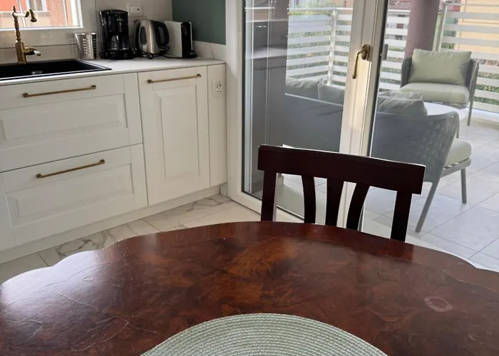 Domus Aurus Luxury 아파트